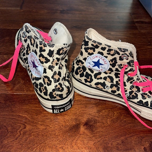 Cheetah converse - Picture 2 of 3
